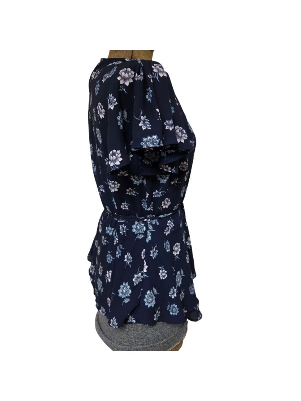LOFT Floral Wrap Blouse Womens Size S Short Flutter Sleeves Belted Waist Blue - Picture 8 of 8